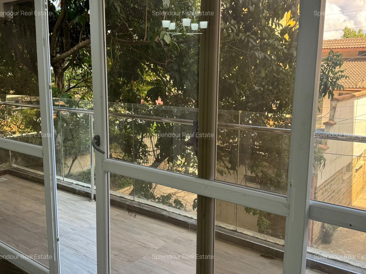 3 Bed Apartment with En Suite in Kilimani - 11