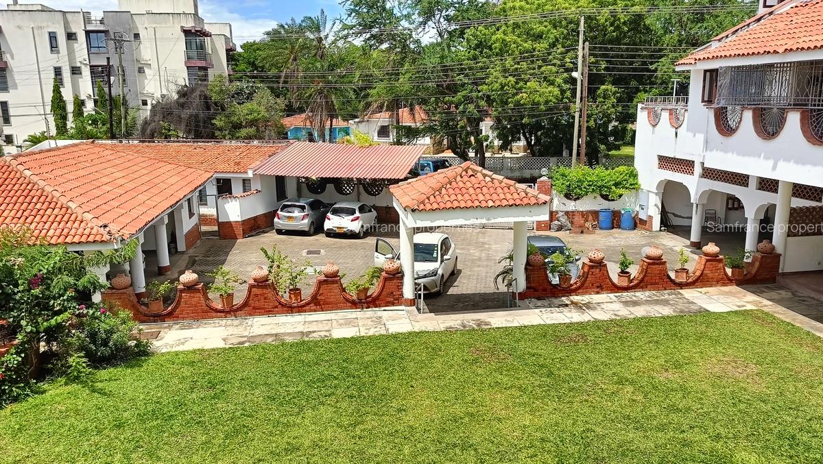 4 Bed Townhouse with En Suite at Greenwood Drive - 8