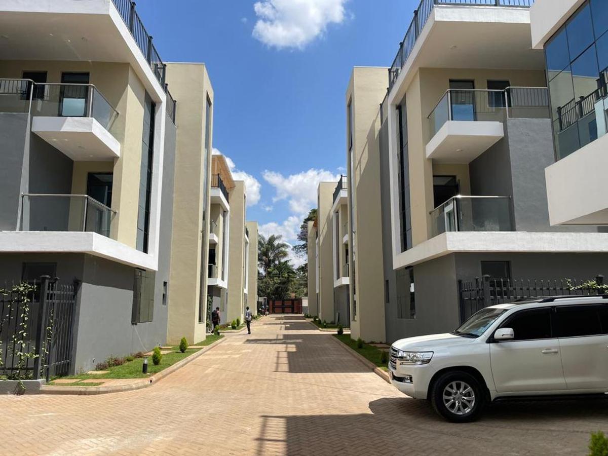 5 Bed Townhouse with En Suite in Lavington - 1