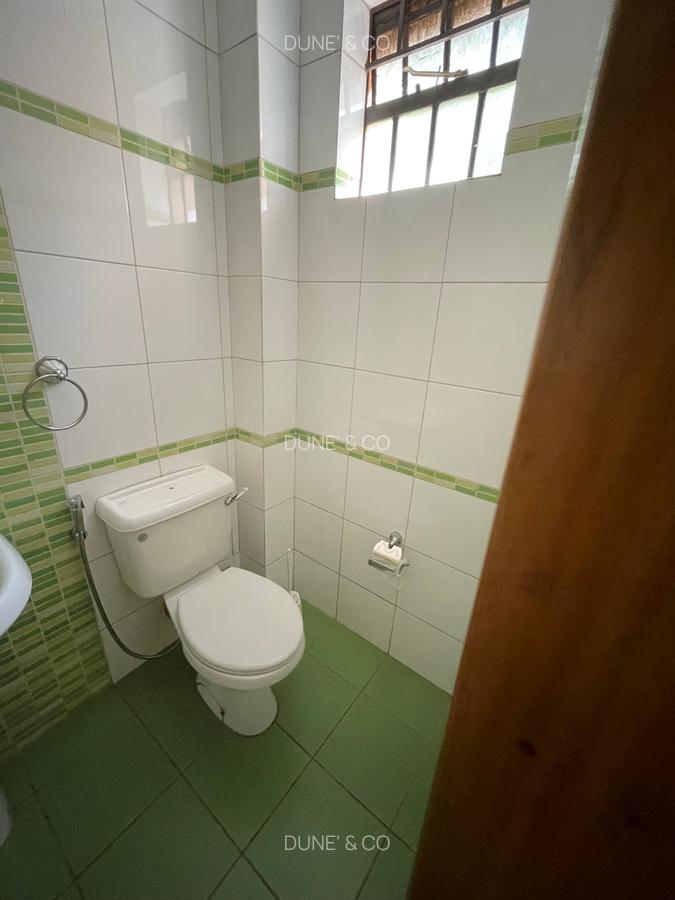 Serviced 3 Bed Apartment with En Suite in Westlands Area - 11