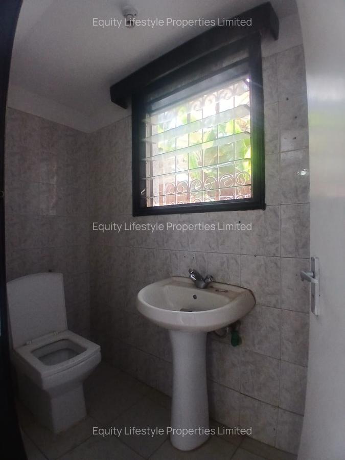 5 Bed Townhouse with Garden in Westlands Area - 14