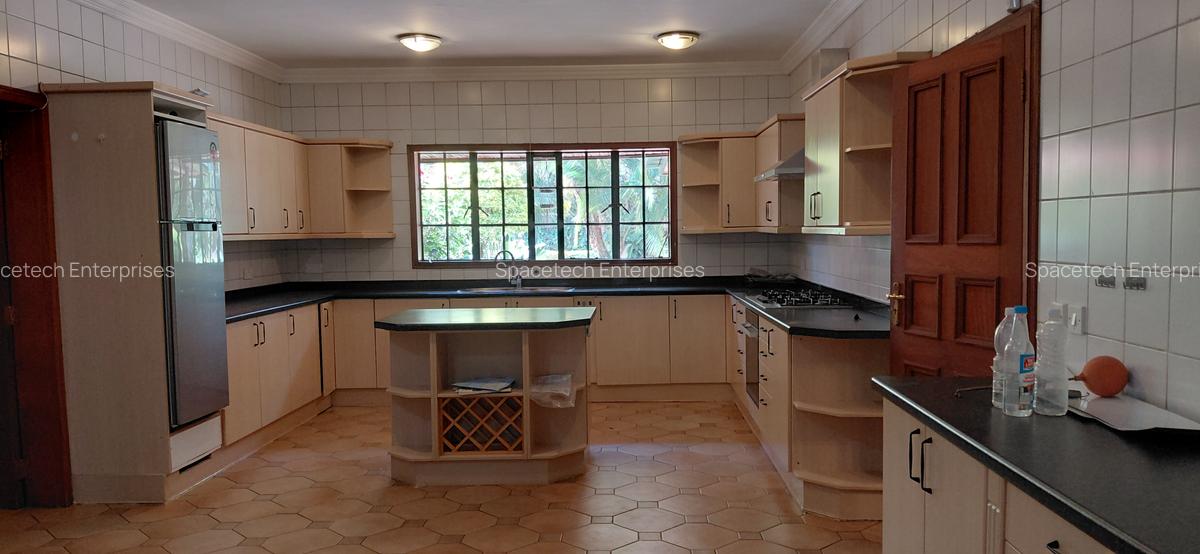 5 Bed Townhouse with En Suite in Runda - 13