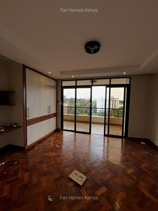 4 Bed Apartment with En Suite at Riverside Drive - 6