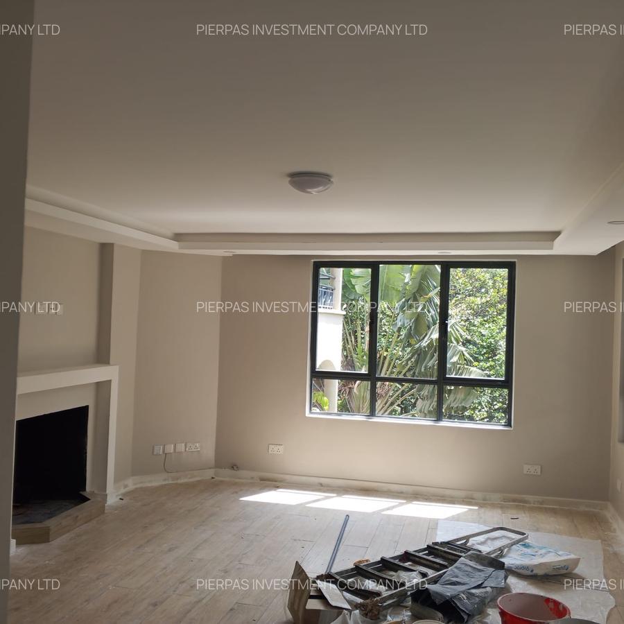3 Bed Apartment with En Suite in Lavington - 11