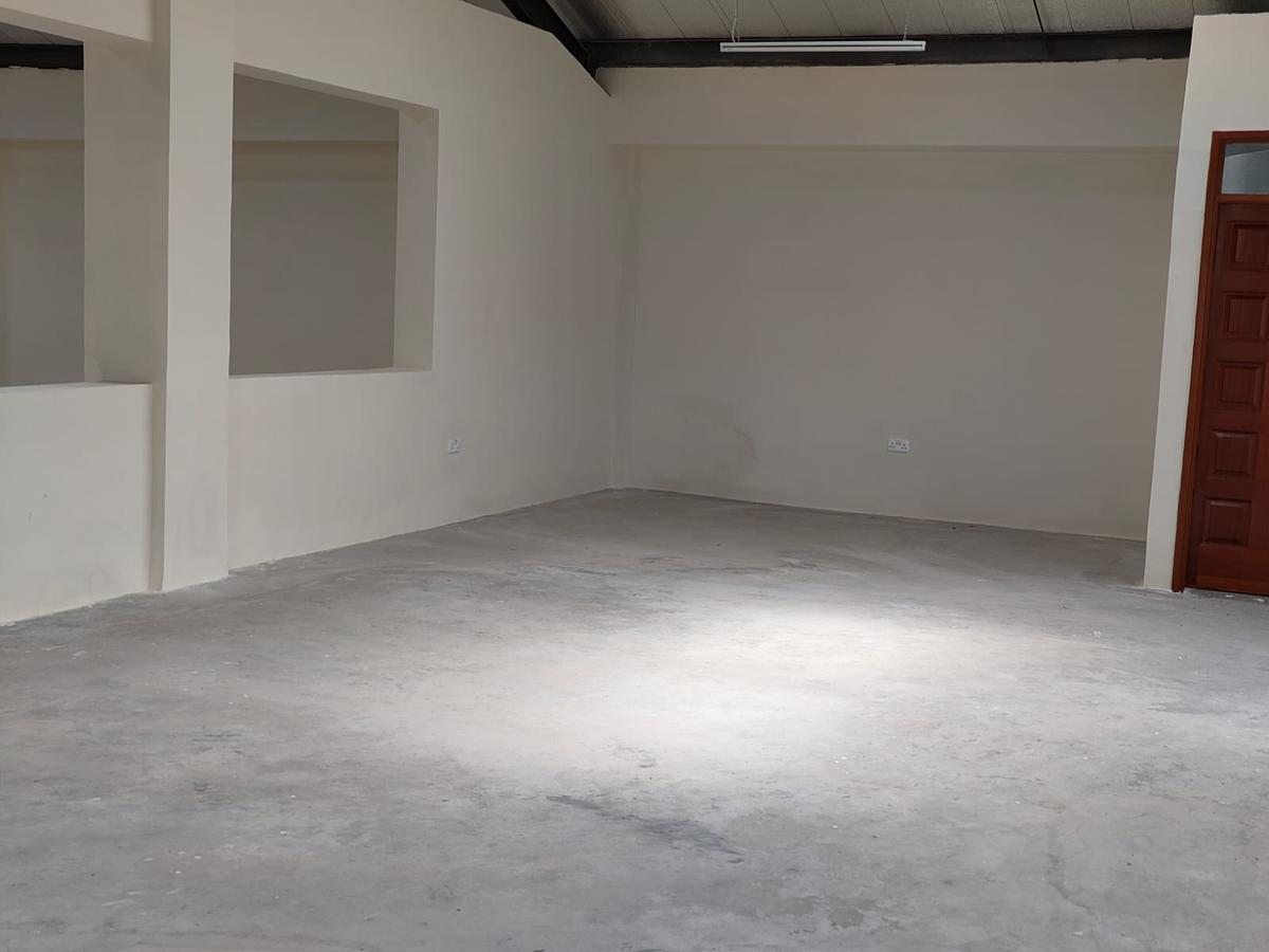 8,400 ft² Warehouse with Parking in Mlolongo - 6