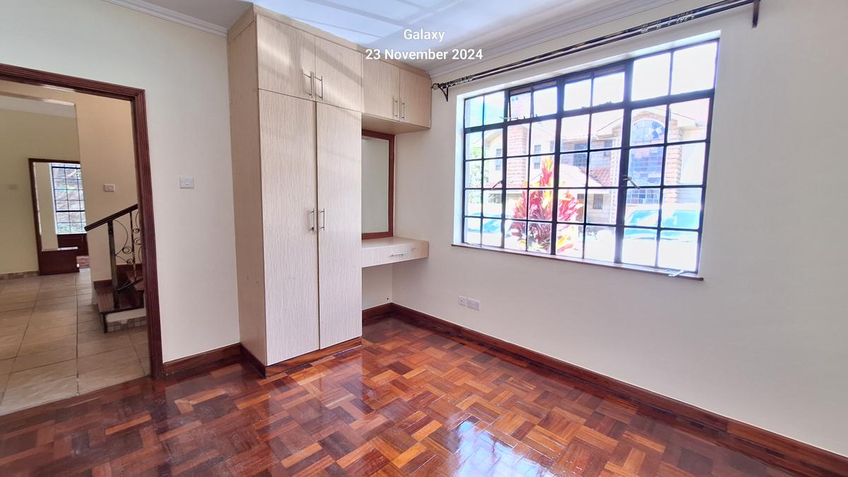 4 Bed Townhouse with En Suite in Lavington - 9