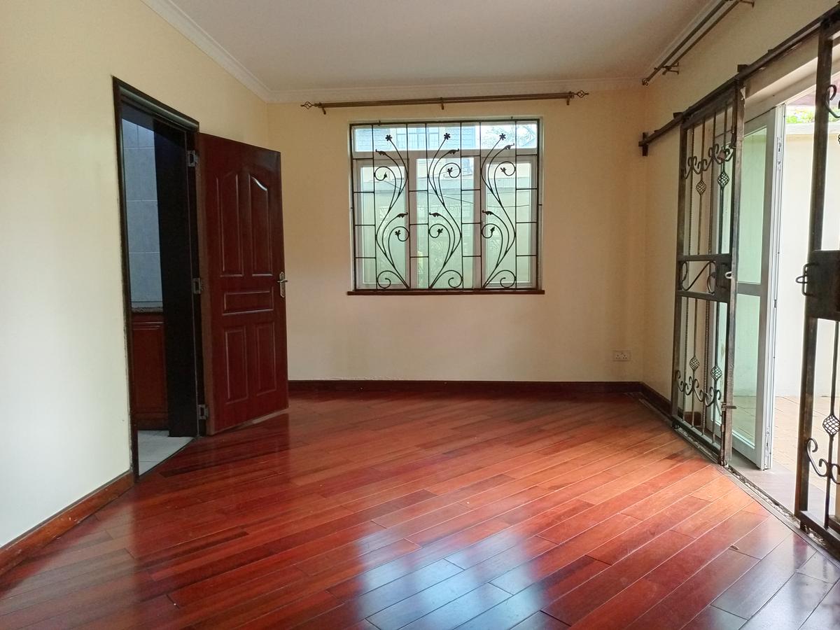 5 Bed Townhouse with En Suite in Lavington - 8