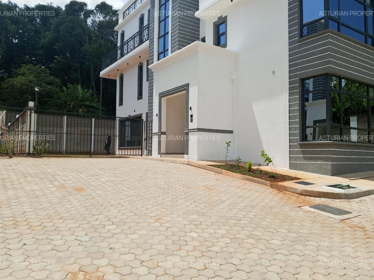 5 Bed Townhouse with En Suite in Lavington - 8