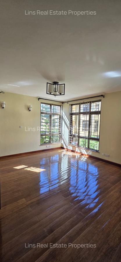 5 Bed Townhouse with En Suite in Lavington - 8