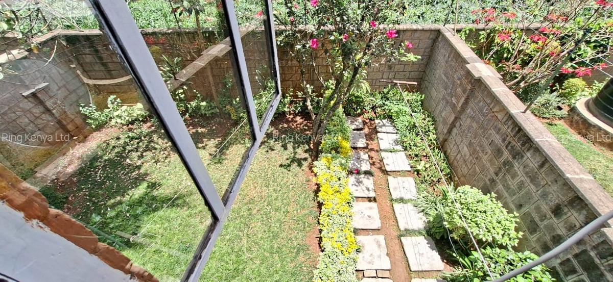 5 Bed Villa with En Suite in Lavington - 1