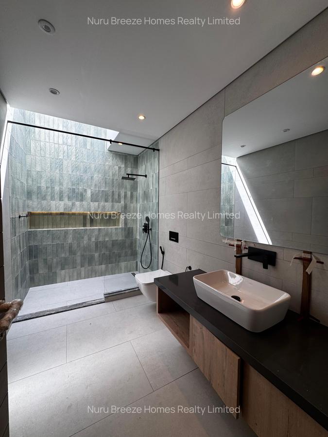 5 Bed Townhouse with En Suite in Westlands Area - 9