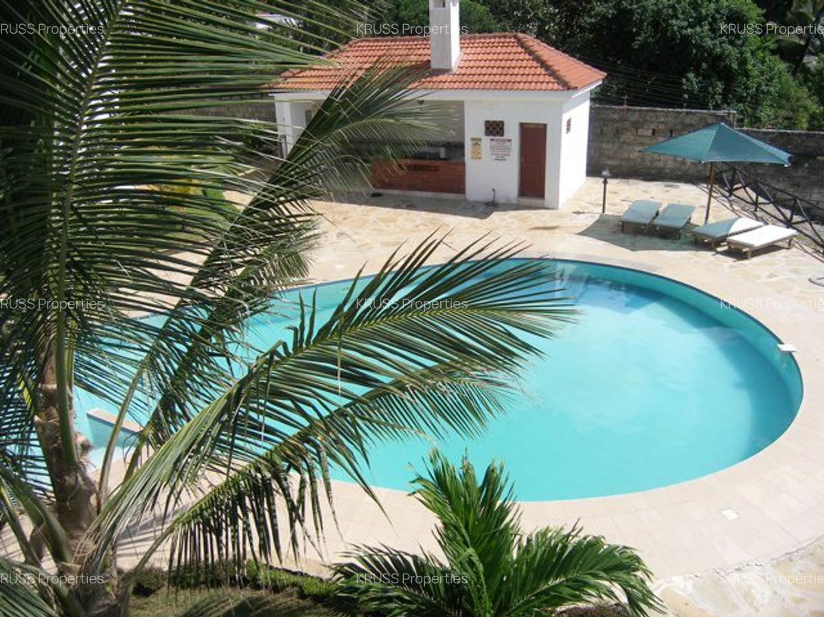 3 Bed Apartment with En Suite at As550 - 1