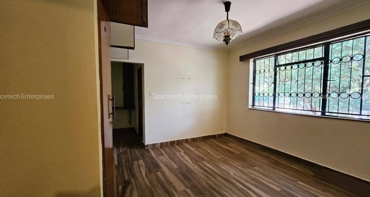 4 Bed House with En Suite in Runda - 6