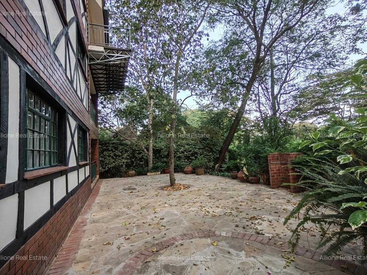 Furnished 2 Bed Apartment with Parking in Karen Hardy - 16