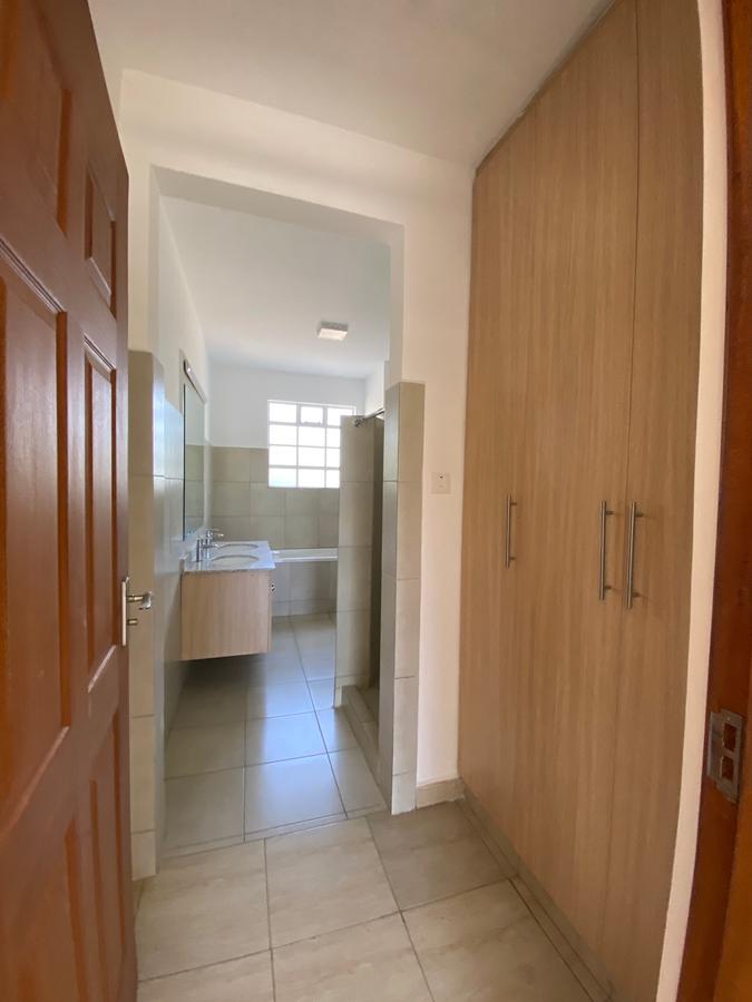 3 Bed Apartment with En Suite in Lavington - 10