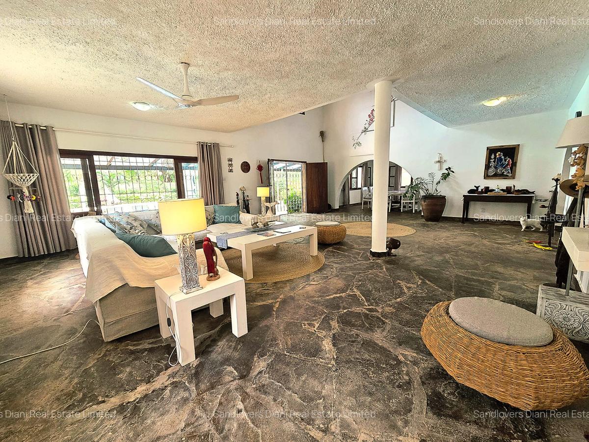 4 Bed Villa with En Suite in Diani - 6