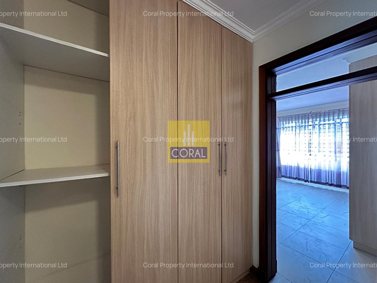 4 Bed Apartment in Parklands - 9