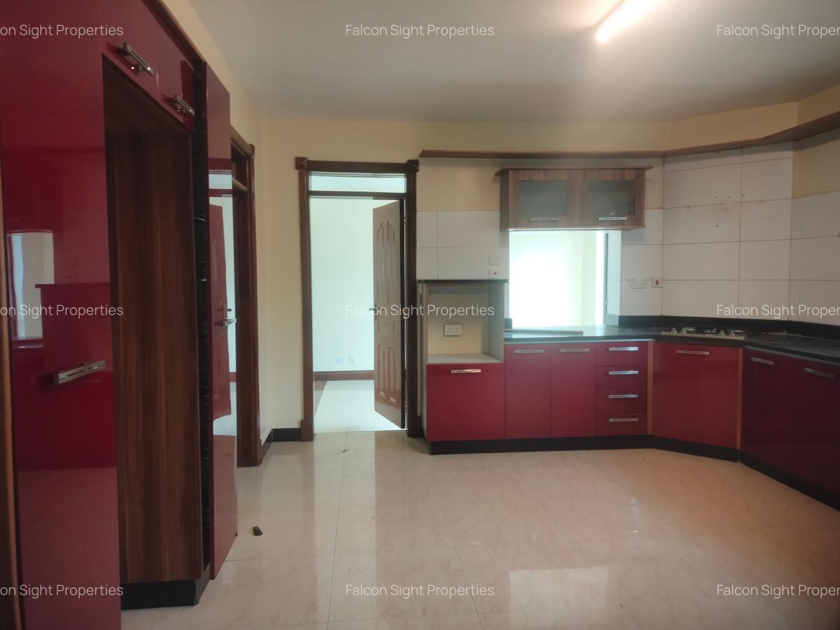 5 Bed Townhouse with Swimming Pool in Spring Valley - 10