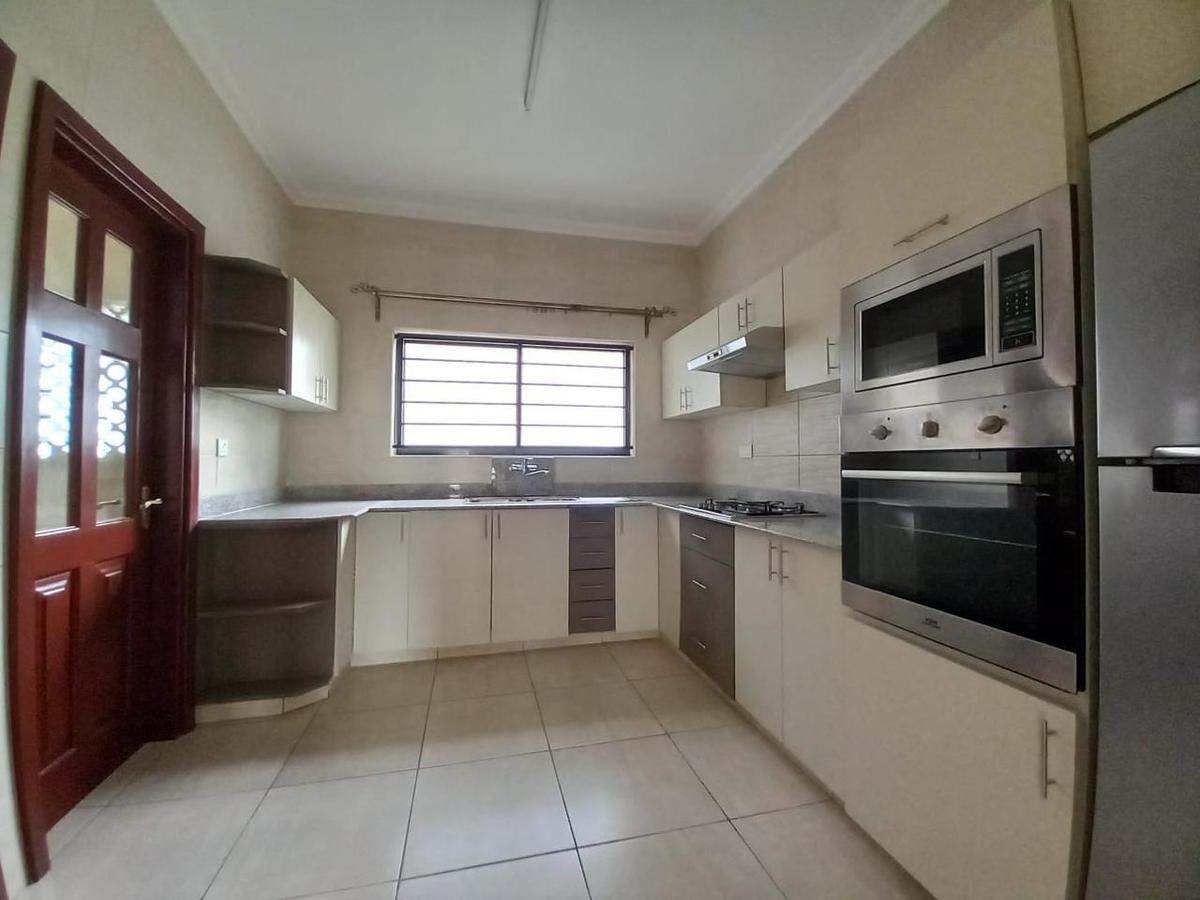 2 Bed Apartment with En Suite in Rhapta Road - 5