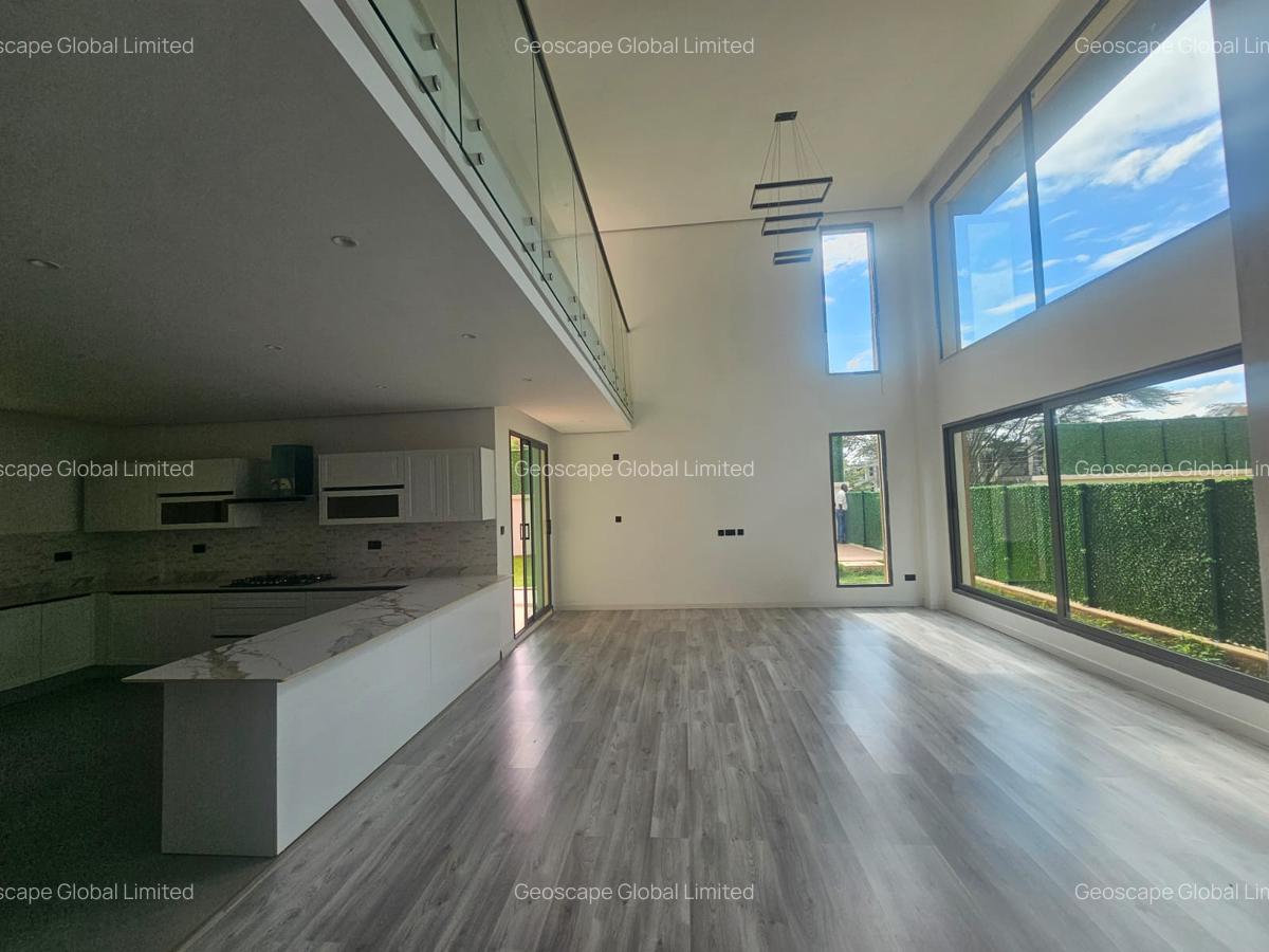 5 Bed House with En Suite in Lavington - 4