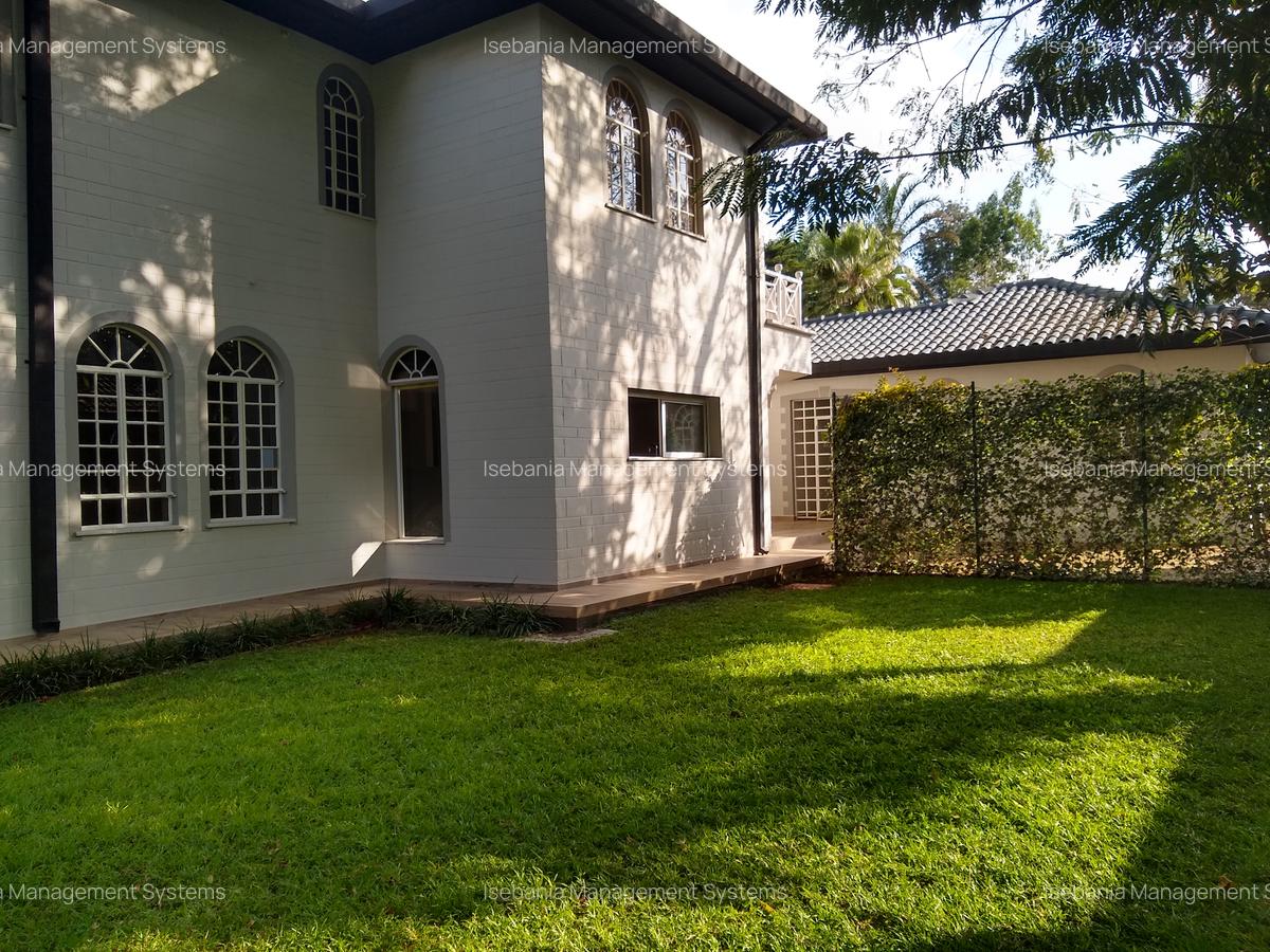 5 Bed House with En Suite at Panafric Avenue - 3