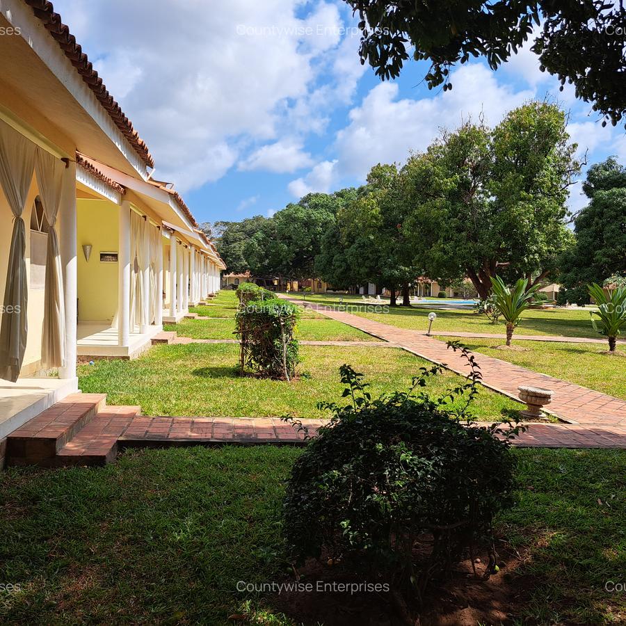 1 Bed Villa with Swimming Pool in Malindi - 1