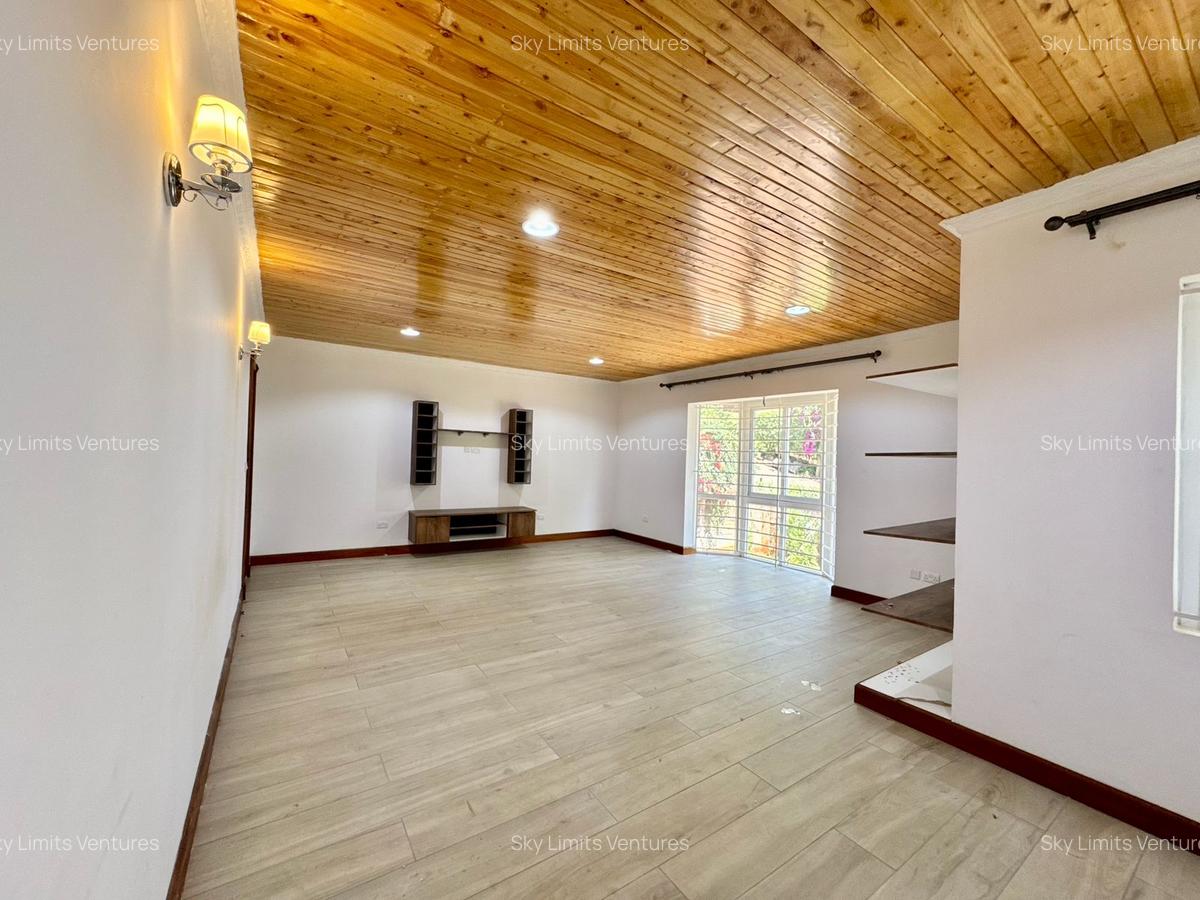 5 Bed Townhouse with Staff Quarters in Rosslyn - 12