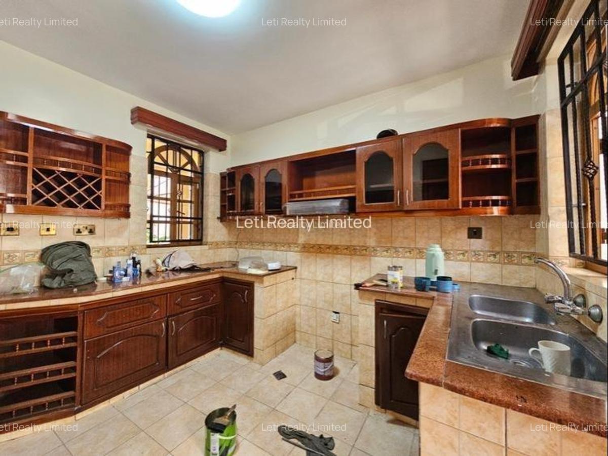 5 Bed Townhouse with En Suite in Lavington - 5