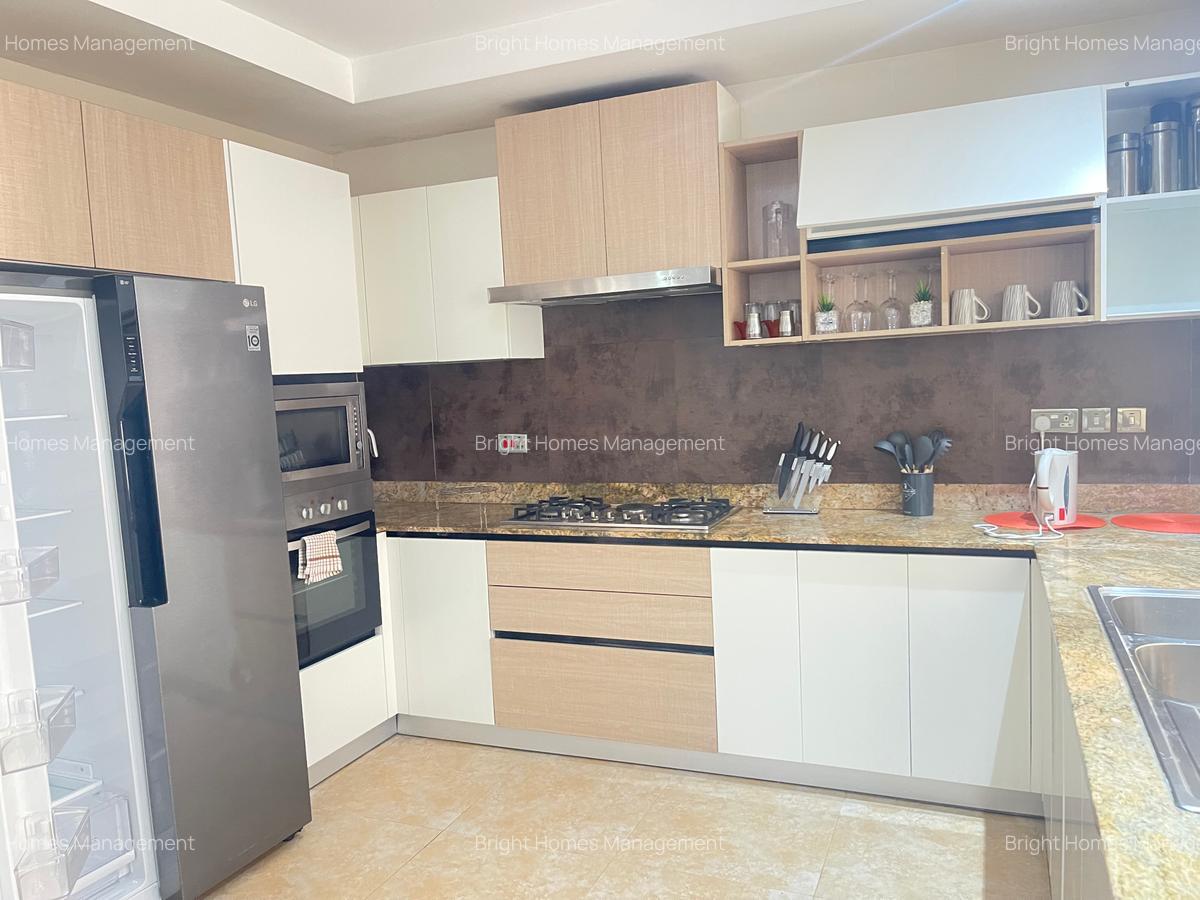 Furnished 3 Bed Apartment with En Suite in Riverside - 11