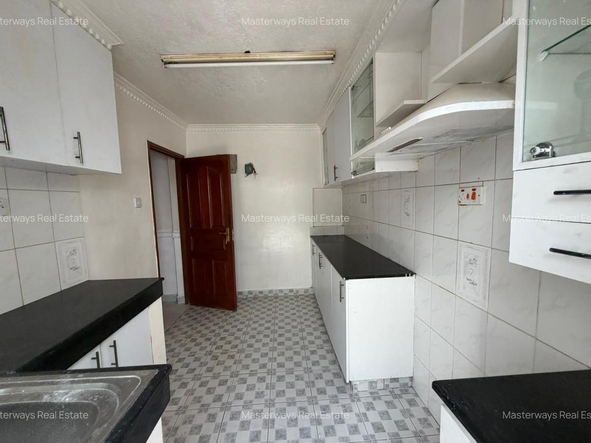 4 Bed Townhouse with En Suite in South C - 3