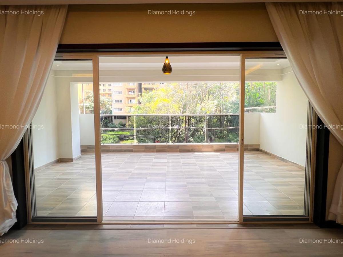 3 Bed Apartment with En Suite in Riverside - 9