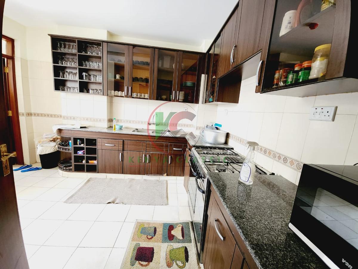 3 Bed Apartment with En Suite in Lavington - 7