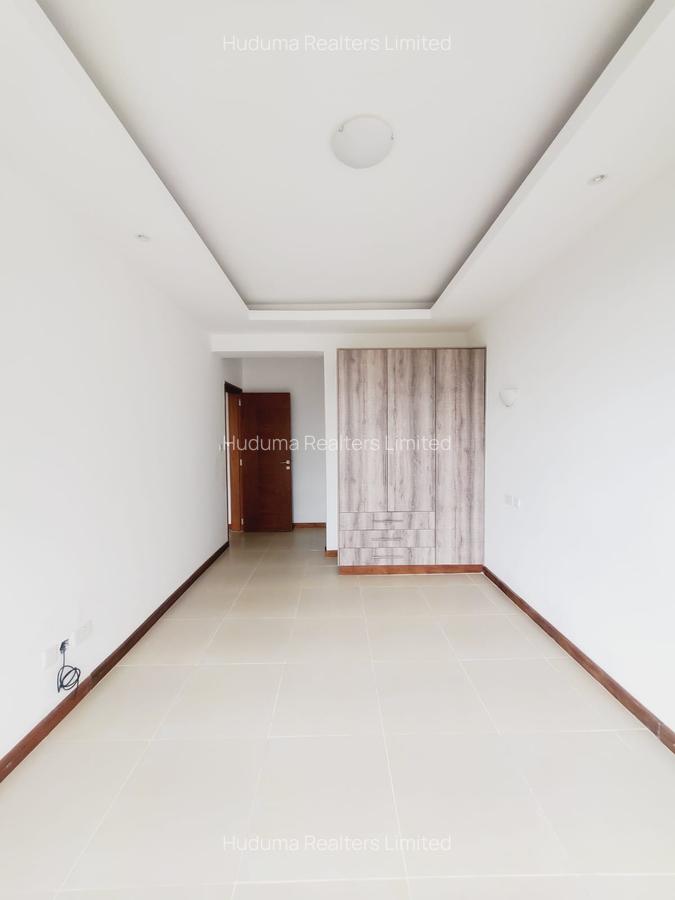 2 Bed Apartment with En Suite at Lantana Road - 5