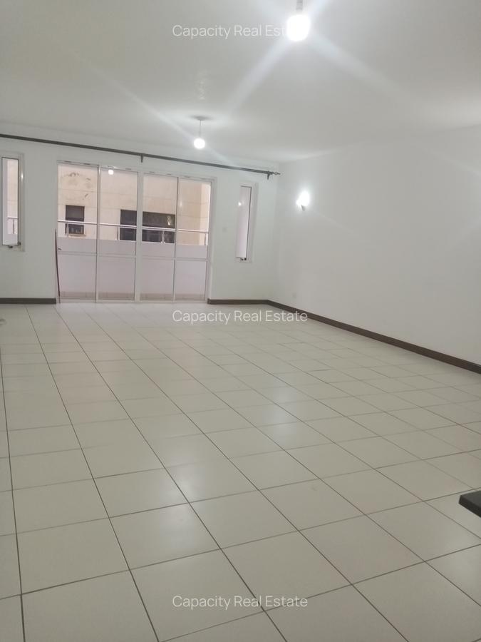2 Bed Apartment with En Suite in Westlands Area - 9