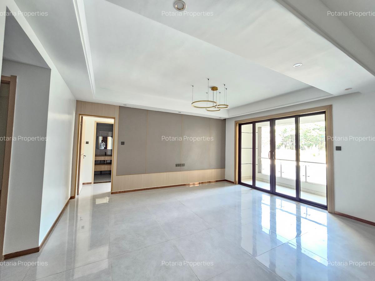 2 Bed Apartment with En Suite in Riverside - 2