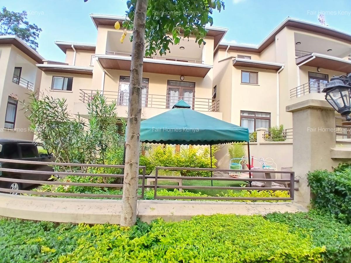 5 Bed Townhouse with En Suite at Lavington Green - 4