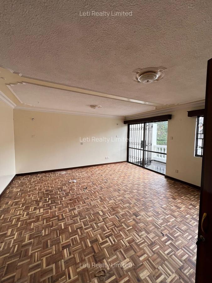 4 Bed Townhouse with En Suite in Lavington - 6