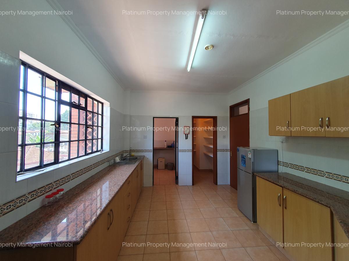 Serviced 3 Bed Apartment with En Suite in Spring Valley - 10