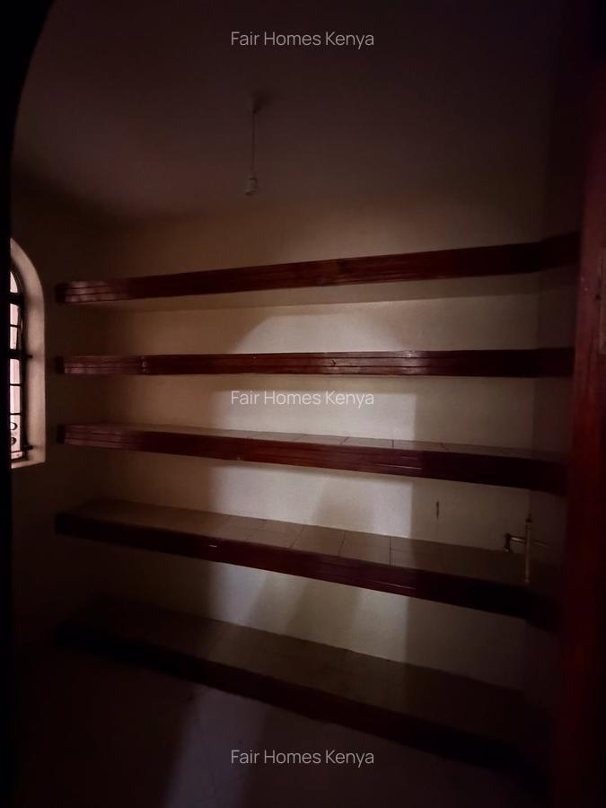 5 Bed Townhouse with En Suite at Riverside Drive - 8