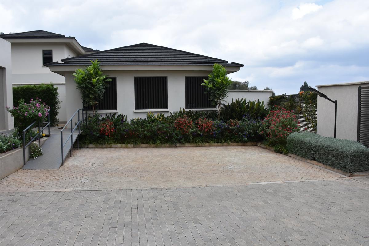 5 Bed Villa with En Suite at Seminary Drive - 4