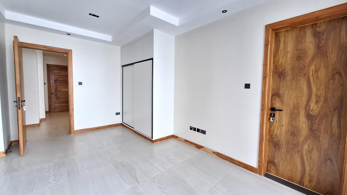 3 Bed Apartment with En Suite at Peponi Road - 9