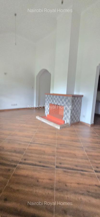 5 Bed House with En Suite at Rosslyn Park - 13