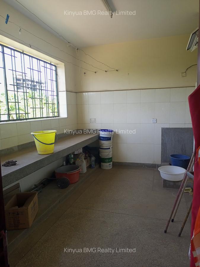 4 Bed Apartment with Backup Generator in Nyali Area - 9