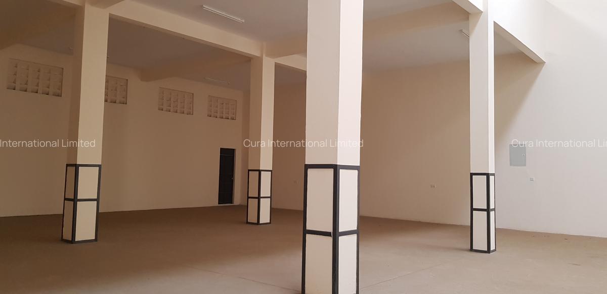 6,738 ft² Warehouse with Parking in Ruaraka - 6