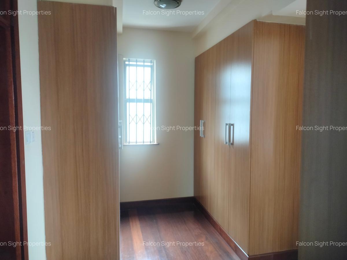 5 Bed Townhouse with Staff Quarters at Easy Access To Express - 15