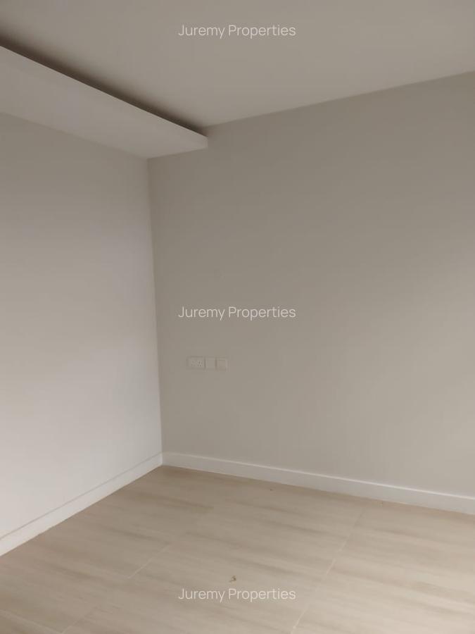 4 Bed Townhouse with En Suite at Lavington - 7