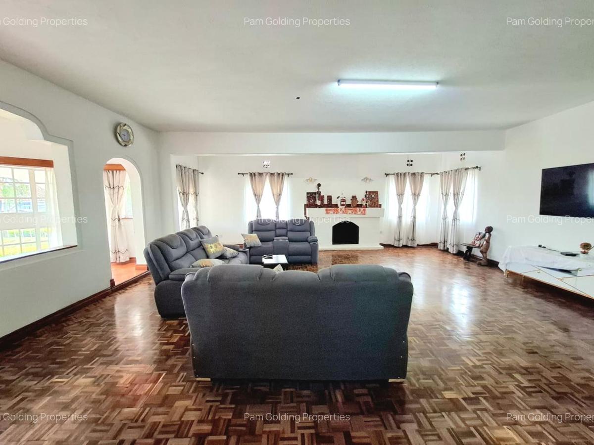 6 Bed House at Ridgeways Drive - 4