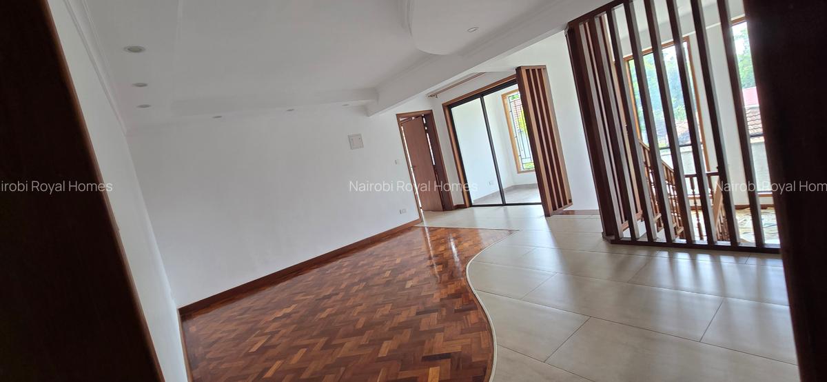 6 Bed Townhouse with En Suite at Lavington Green - 14