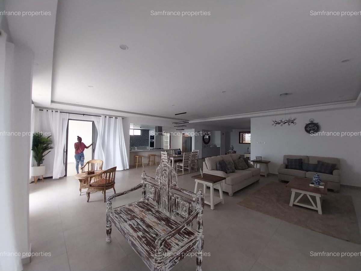 Serviced 5 Bed Apartment with En Suite at Mombasa - 7