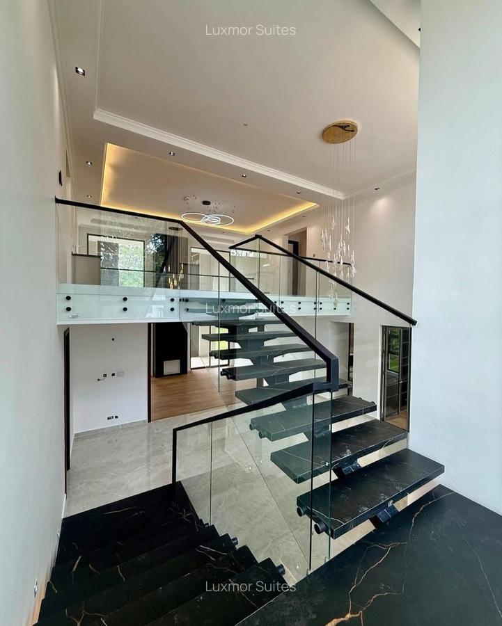 5 Bed Villa with En Suite at Hardy Karen - 3